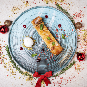 Тарт яблучний з морозивом