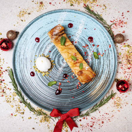 Тарт яблучний з морозивом